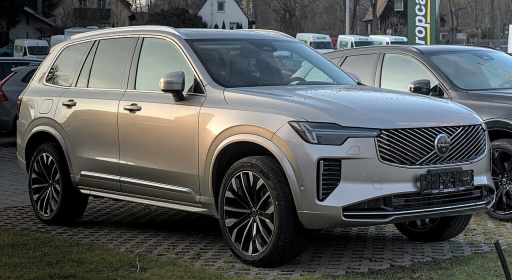An Image of Volvo XC90 for best Luxury SUV for Long Road Trips