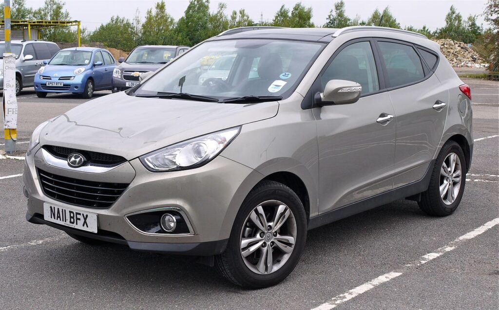 Hyundai Tucson (2010–2012) – One of the Best SUVs Under $10000 if You Just Need a Small size SUV.