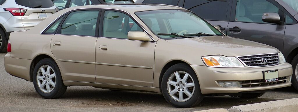 An Image of Toyota Avalon 2004 for section Most comfortable cars under $5k