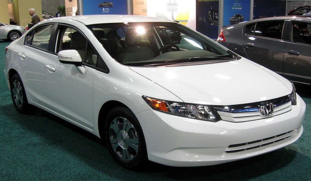 An image of white Honda Civic Hybrid 2012 for section Most comfortable cars under $10k