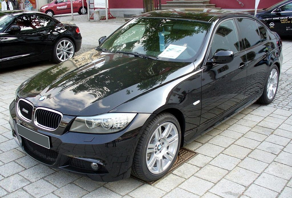 An image of black BMW 3 Series E90 best sedans under $10k