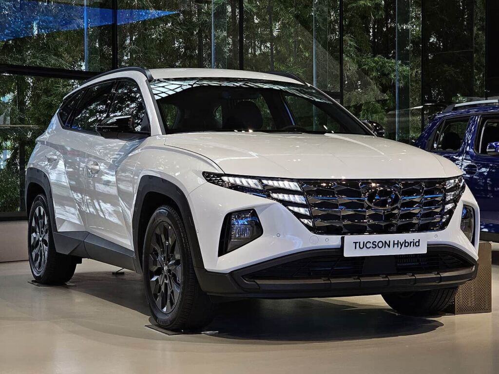 An image of white Hyundai Tucson for best car for couple in Australia.