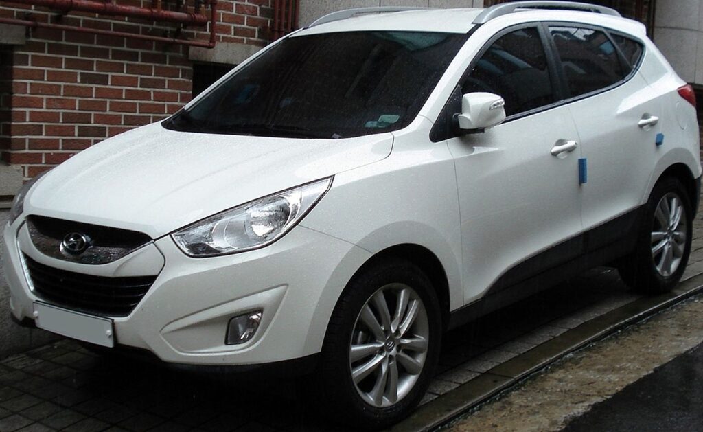 Hyundai Tucson (2010–2012) – Best Small SUV Under $10000 for City Driving