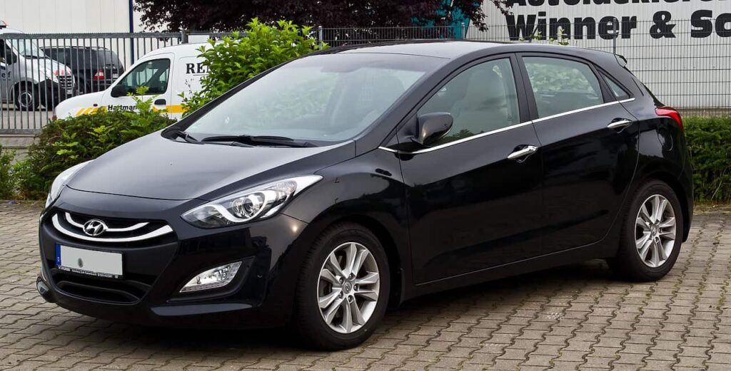 Black Hyundai i30 hatchback – One of the Best Cars for P Platers on a Budget