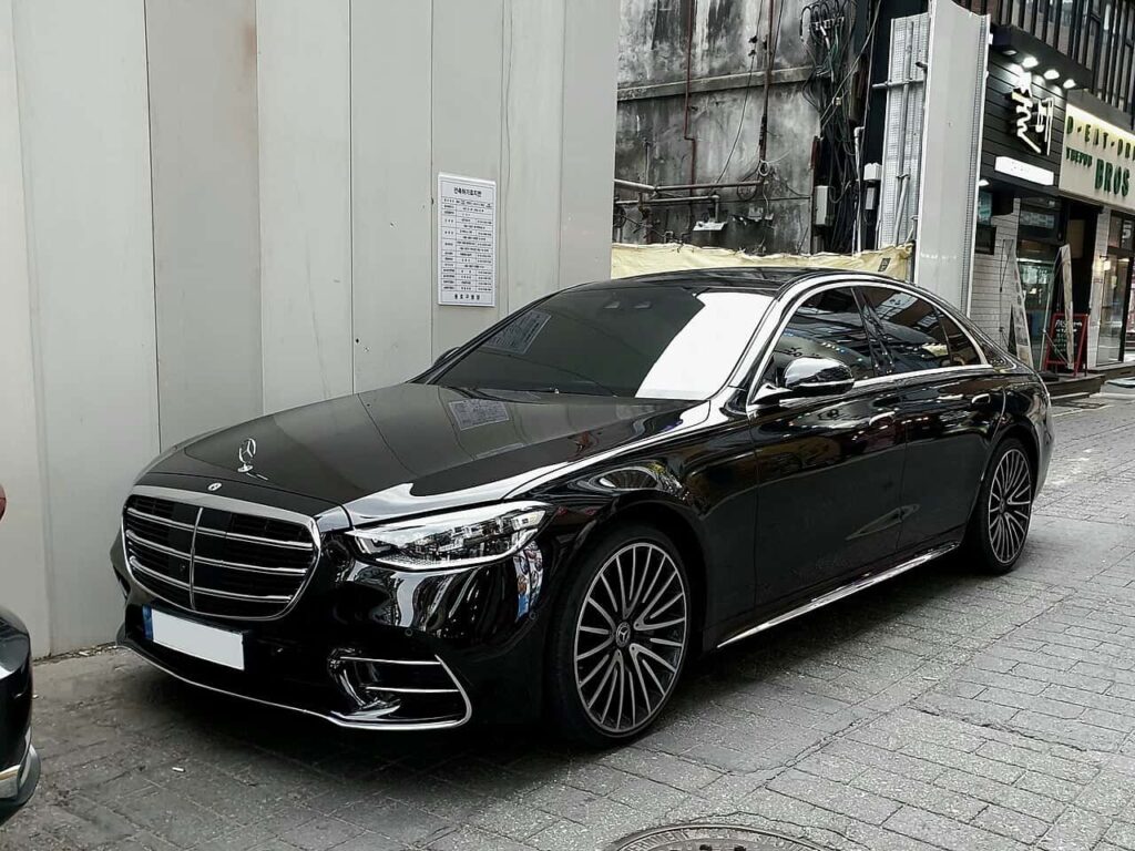 Mercedes-Benz S-Class Cool Luxury Sedans – High-End Style and Unmatched Appeal. Images are for illustration purposes only.