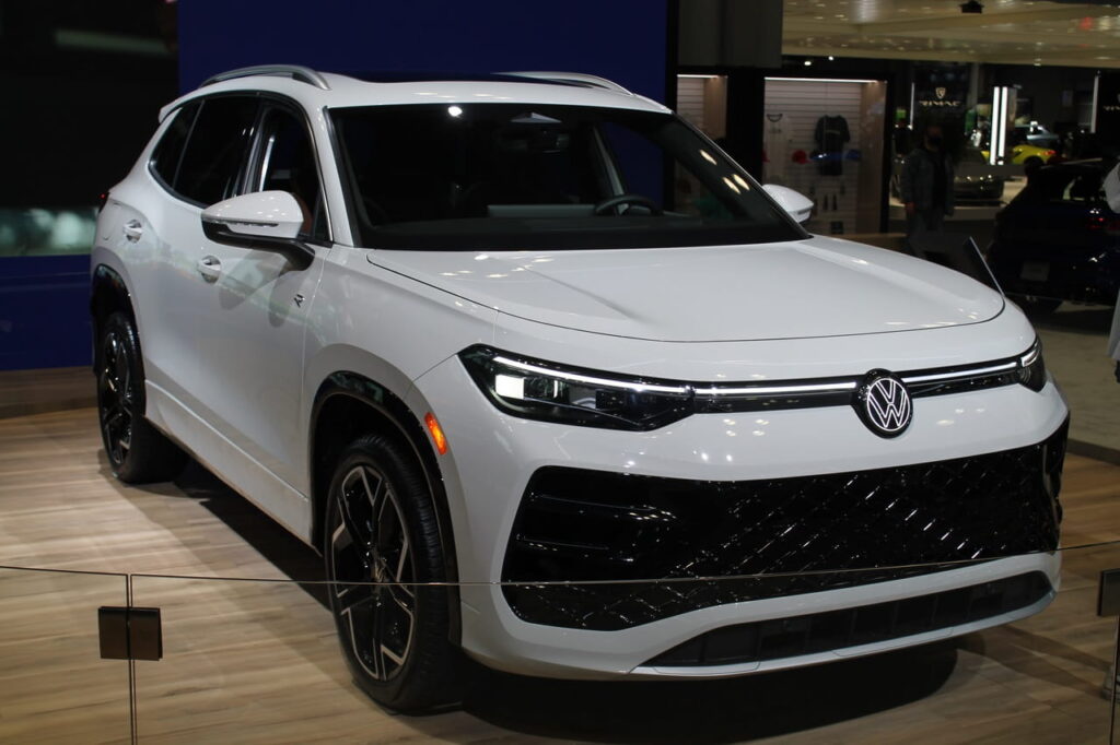 Volkswagen Tiguan – The Most Comfortable SUV for Small Families and Urban Cruising