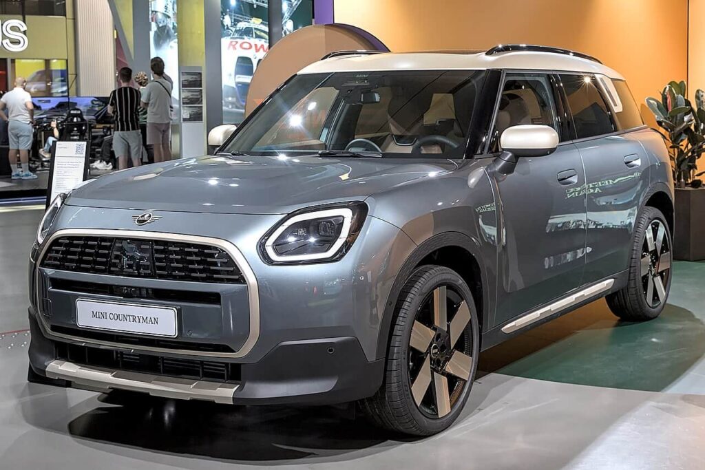 Mini Countryman SE Plug-In Hybrid for article best small suv hybrid  in Australia