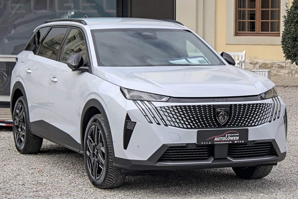 Peugeot 5008 – Most Comfortable SUV for Quiet Euro Luxury Without the Price Tag