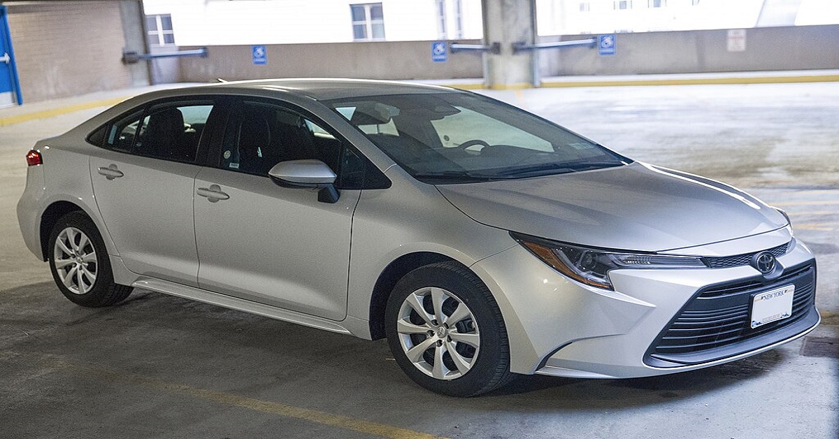 
								Toyota Corolla 2012 full									