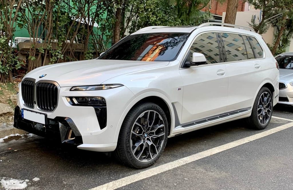BMW X7 – A Large Best Luxury SUV & Premium 7-Seater (2020–2026)