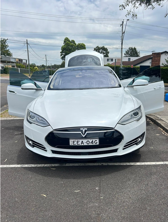 Tesla Model S 2015
