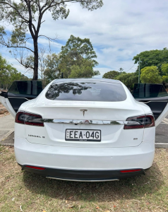 Tesla Model S 2015